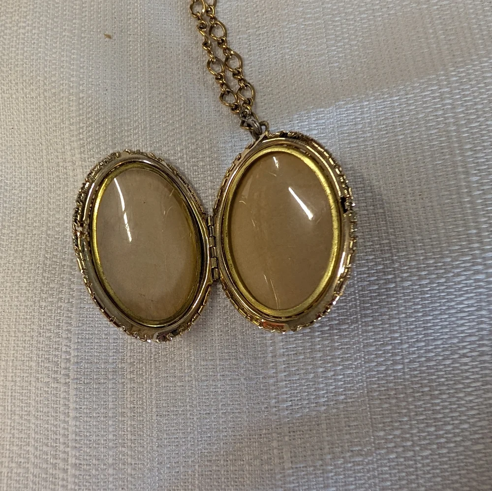 Vintage Locket Pendant Necklace Floral Design Bohemian Cottagecore